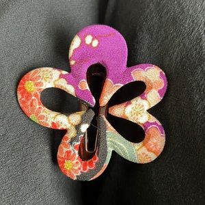 NWOT!! FABRIC COVERED HAIR CLIP. Kimono hair Clip